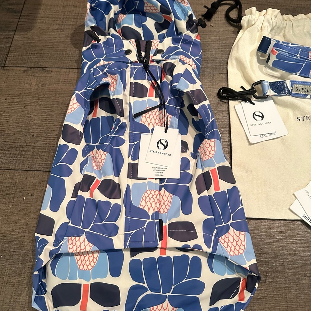 NWT Stella & Oscar floral rain coat with walking set comes with dust bag - Picture 2 of 5